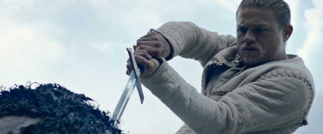 Póster y trailer de ‘Rey Arturo: La Leyenda de la Espada’