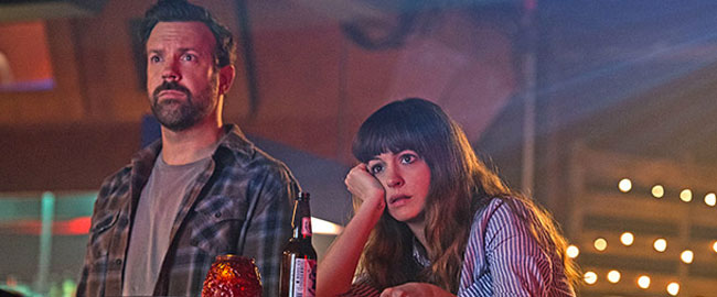 Clip y un par de imágenes de ‘Colossal’ de Nacho Vigalondo