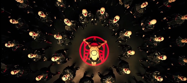 La ceremonia comienza en el nuevo spot de ‘American Horror Story: Cult’