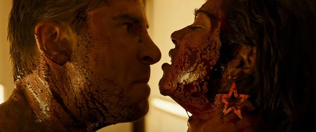 Sangre en el red band trailer para ‘Revenge’