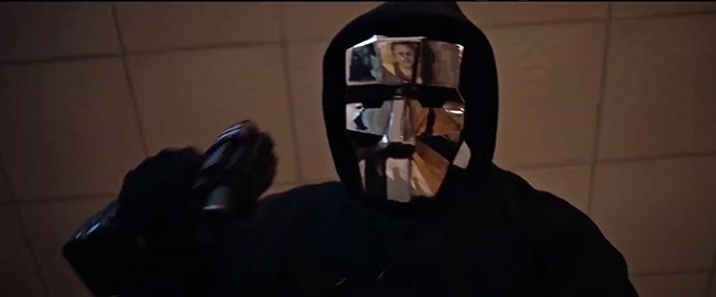 Un asesino enmascarado en el trailer de “Initiation”