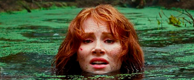 Bryce Dallas Howard en apuros en la nueva imagen de “Jurassic World: Dominion”