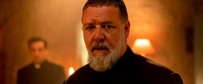 Primera imagen de Russell Crowe en “The Pope´s Exorcist”