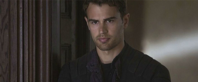 Theo James protagonizar la adaptacin de terror The Monkey, basada en un relato corto de Stephen King