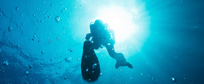 Tráiler subtitulado para “The Dive”, un nuevo asfixiante thriller submarino