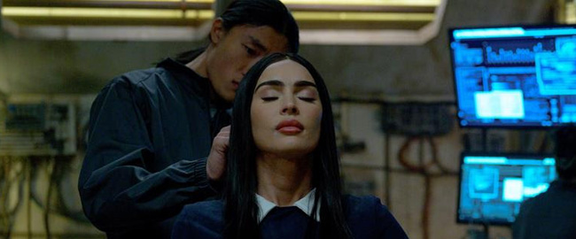 Póster y título para España de “Subservience”, el  thriller de ciencia ficción con una cibernética Megan Fox