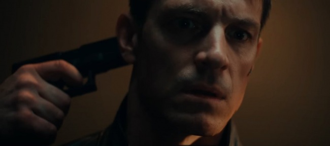 Tráiler en español de “La Hora del Silencio”, el nuevo thriller con Joel Kinnaman y Mark Strong