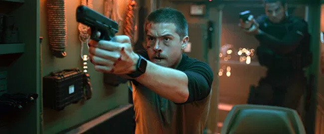 Tráiler de “Aftermath”: Dylan Sprouse protagoniza un thriller de acción y rehenes en el puente Tobin