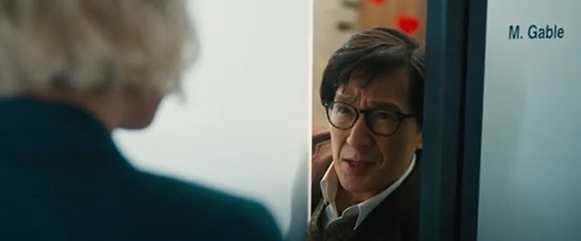 Ke Huy Quan se convierte en un héroe de acción inesperado en el nuevo tráiler de “Este Amor Sí Que Duele”