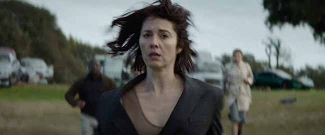 Trailer subtitulado español de “La Fiebre de los Ricos”: Lo nuevo del director de “El Hoyo”