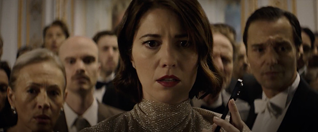 Tráiler oficial en español de “La Fiebre de los Ricos”, lo nuevo del director de “El Hoyo”