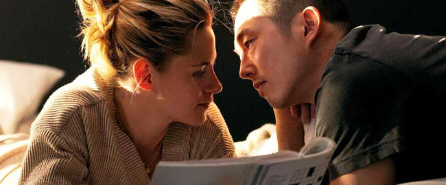 Trailer para “Love Me”: Kristen Stewart y Steven Yeun en una historia de amor postapocalíptica 