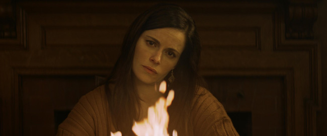 Primer trailer de “Mom”, un oscuro thriller  protagonizado por Emily Hampshire