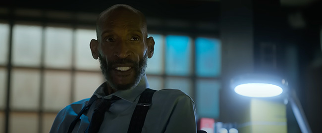 Clip de “Destino Final: Lazos de Sangre” con Tony Todd explicando las reglas de la muerte