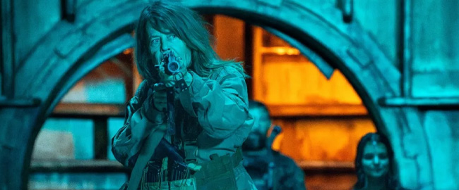 Linda Hamilton lucha contra alienígenas en “Osiris”: ¡trailer disponible!