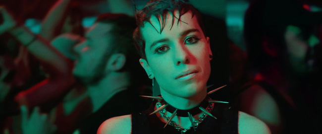 Explicación del final de What It Feels Like for A Girl (2025): La luz que Byron protegía